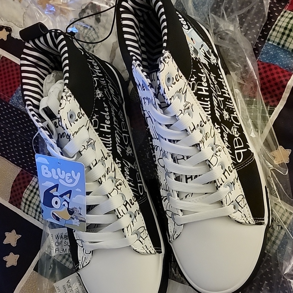 Mens 9.5 high top sneakers